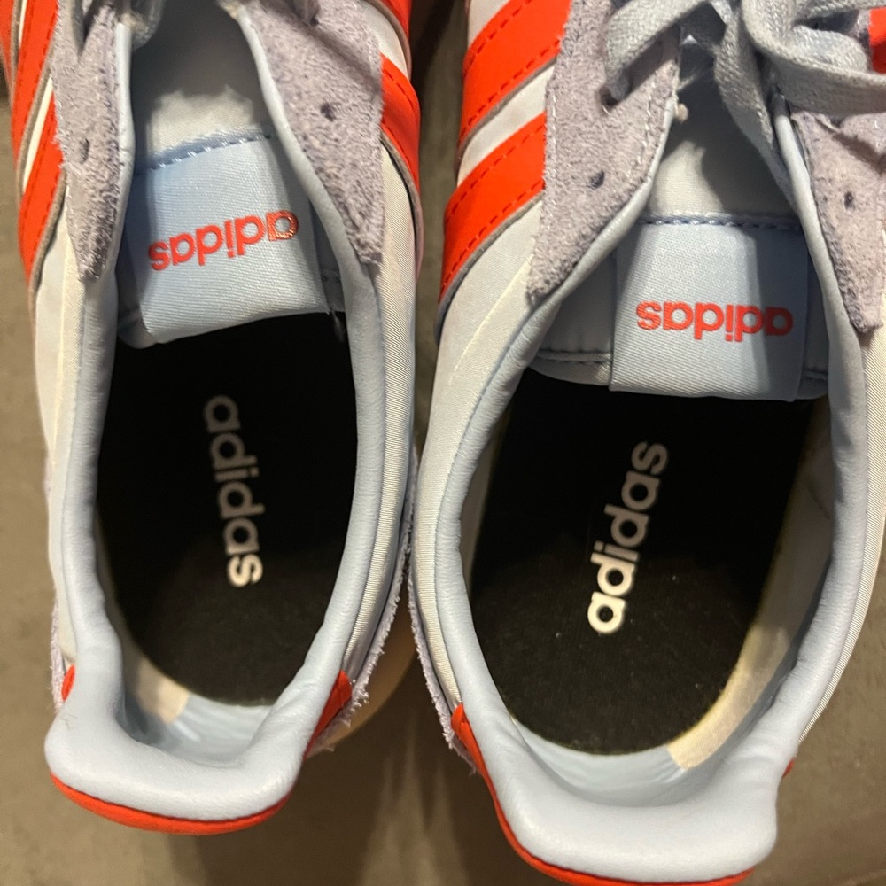 Adidas - Picture 2 of 5